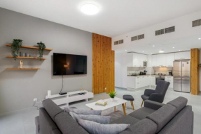 Cozy & Stylish 2BR, Heart of JBR, Walk to Beach